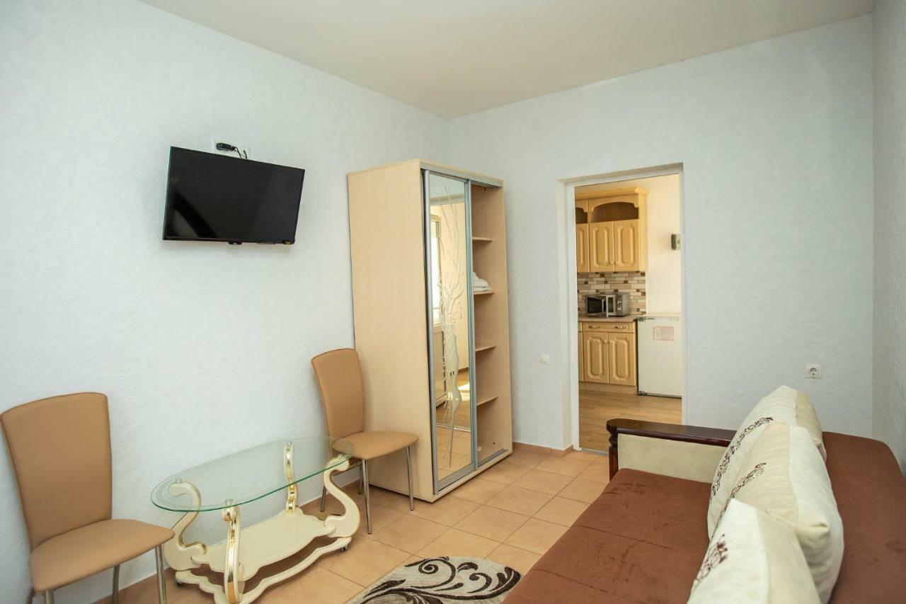 Amalia Hotel Zaliznyi Port Exterior foto
